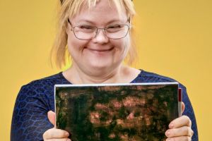 Artist with Down Syndrome offers painting to Princess of Wales